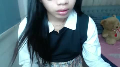 Snapshot of lovelymae18 chatting on 02/22/26, 07:19 lovelymae18 online show from 02/22/26, 07:19