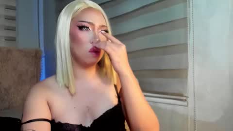 Rebeca online show from 09/11/25, 05:46