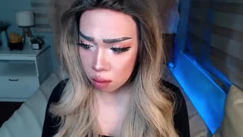 Rebeca online show from 11/25/25, 06:41