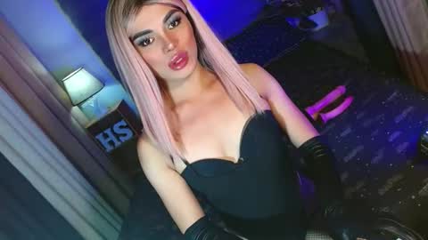 lovelymiss_shyna11 online show from 02/15/26, 09:52