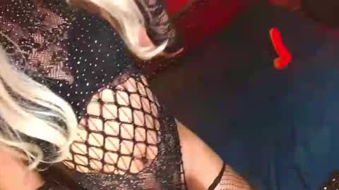 Snapshot of lovelymiss_shyna11 chatting on 05/28/26, 03:42 lovelymiss_shyna11 online show from 05/28/26, 03:42