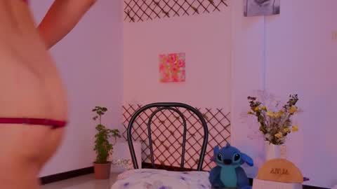 lovelymoon_ online show from 05/15/26, 05:14