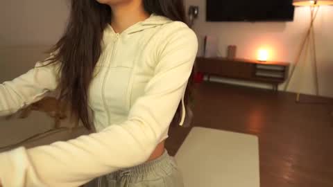 kim online show from 10/05/25, 02:37