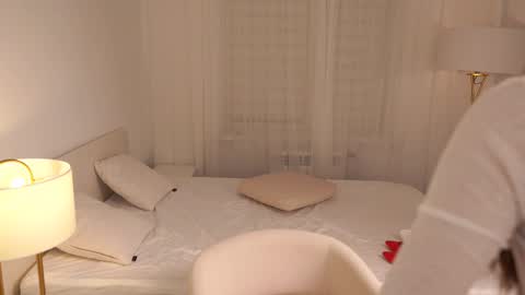 kim online show from 12/18/25, 01:28