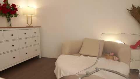 kim online show from 04/19/26, 06:10