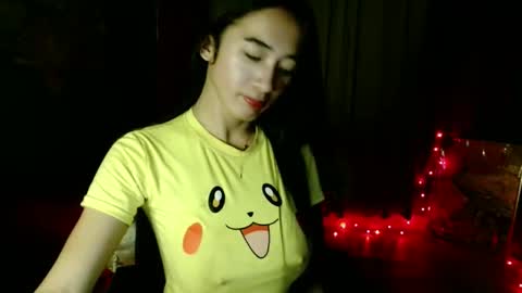 Snapshot of lovelypetite143 chatting on 02/21/26, 05:25 lovelypetite143 online show from 02/21/26, 05:25