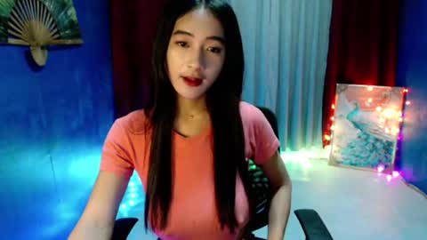 Snapshot of lovelypetite143 chatting on 06/25/26, 06:45 lovelypetite143 online show from 06/25/26, 06:45