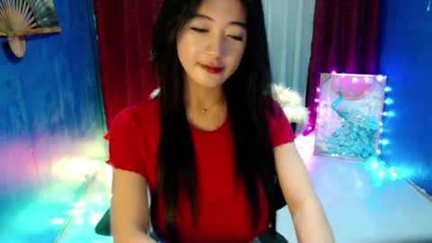 Snapshot of lovelypetite143 chatting on 07/20/26, 05:04 lovelypetite143 online show from 07/20/26, 05:04