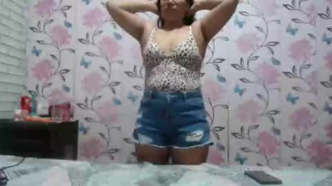Snapshot of lovelyquey chatting on 12/06/24, 08:40 Angelquey online show from 12/06/24, 08:40