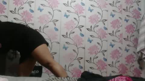 Snapshot of lovelyquey chatting on 01/17/25, 08:44 Angelquey online show from 01/17/25, 08:44
