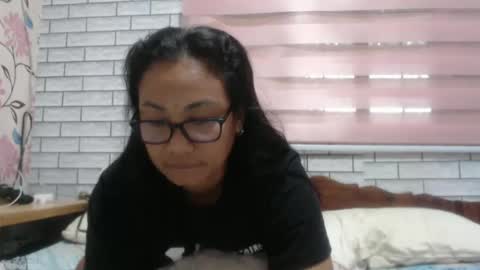 Snapshot of lovelyquey chatting on 02/15/25, 10:52 Angelquey online show from 02/15/25, 10:52