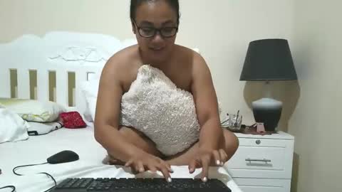 Snapshot of lovelyquey chatting on 05/10/26, 10:37 Angelquey online show from 05/10/26, 10:37