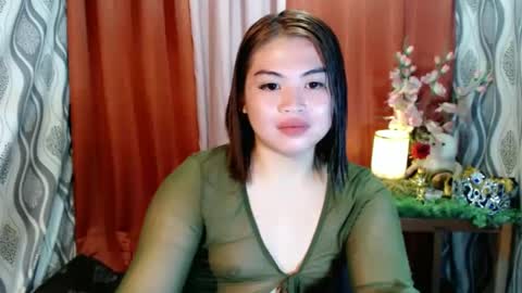 Snapshot of lovelyrhean chatting on 12/04/24, 11:41 Rhean online show from 12/04/24, 11:41