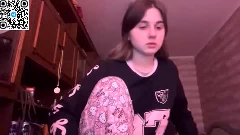 Snapshot of lovelysilk_63 chatting on 02/19/26, 08:32 ELA online show from 02/19/26, 08:32