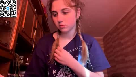 Snapshot of lovelysilk_63 chatting on 03/16/26, 08:18 ELA online show from 03/16/26, 08:18