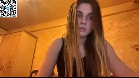 Snapshot of lovelysilk_63 chatting on 04/21/26, 06:34 ELA online show from 04/21/26, 06:34