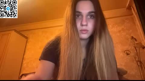 Snapshot of lovelysilk_63 chatting on 04/25/26, 06:38 ELA online show from 04/25/26, 06:38