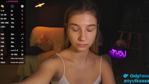 Snapshot of lovelyspacee chatting on 02/11/25, 02:24 Anna online show from 02/11/25, 02:24