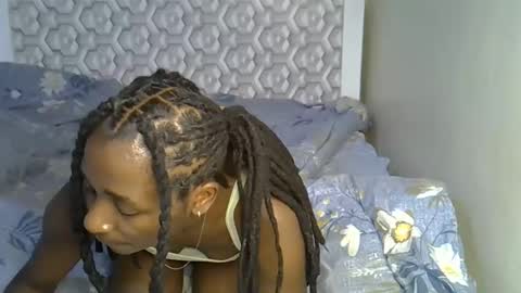 Snapshot of lovelytin chatting on 09/28/25, 10:48 lovelytin online show from 09/28/25, 10:48