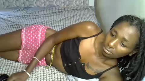 Snapshot of lovelytin chatting on 10/18/25, 11:33 lovelytin online show from 10/18/25, 11:33