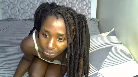 Snapshot of lovelytin chatting on 10/31/25, 08:10 lovelytin online show from 10/31/25, 08:10