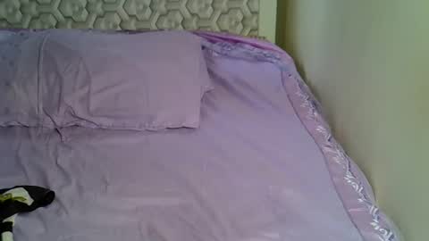 Snapshot of lovelytin chatting on 11/30/25, 01:04 lovelytin online show from 11/30/25, 01:04