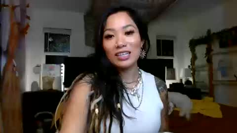 Snapshot of lovelyxmacii chatting on 10/12/25, 04:55 lovelyxmacii online show from 10/12/25, 04:55