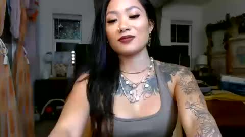 Snapshot of lovelyxmacii chatting on 10/14/25, 02:23 lovelyxmacii online show from 10/14/25, 02:23