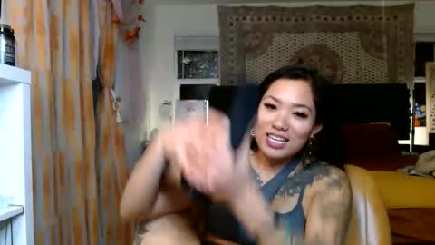 lovelyxmacii online show from 12/17/25, 04:07