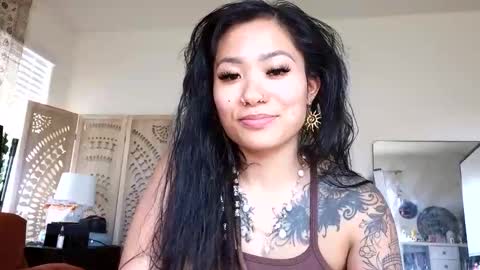 lovelyxmacii online show from 05/29/26, 10:52