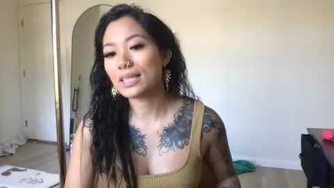 lovelyxmacii online show from 06/23/26, 08:29