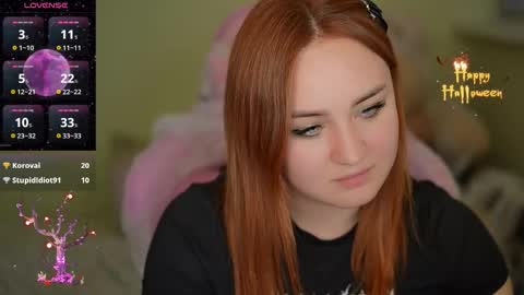 Snapshot of lovelyybell chatting on 10/28/25, 02:42 B E L L online show from 10/28/25, 02:42