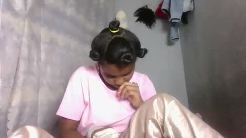 lovemarie08 online show from 04/19/26, 06:10