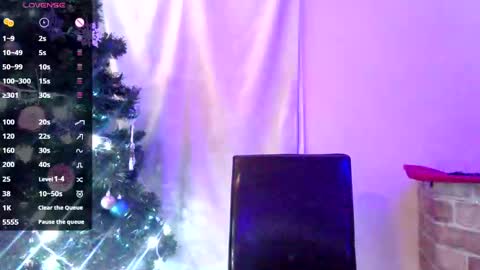 Snapshot of lovemesomemoree chatting on 12/24/24, 04:44 Connie online show from 12/24/24, 04:44