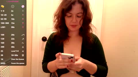 Snapshot of lovemesomemoree chatting on 01/23/25, 03:48 Connie online show from 01/23/25, 03:48