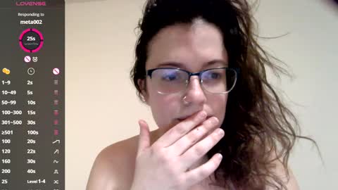 Snapshot of lovemesomemoree chatting on 02/05/25, 10:01 Connie online show from 02/05/25, 10:01