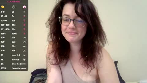 Snapshot of lovemesomemoree chatting on 02/14/25, 08:59 Connie online show from 02/14/25, 08:59