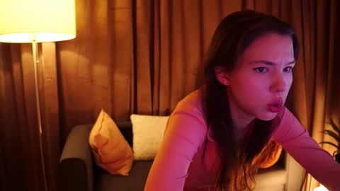 Snapshot of lovepilll_ chatting on 10/14/25, 05:47 TakeUrPill online show from 10/14/25, 05:47