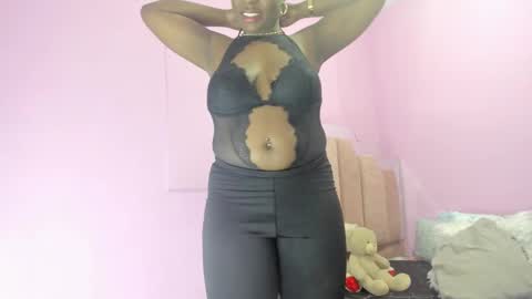 L O V E  online show from 09/20/25, 12:39