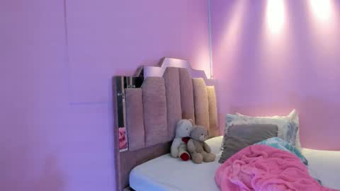 L O V E  online show from 02/01/26, 11:53