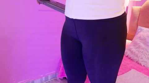 L O V E  online show from 03/03/26, 12:00