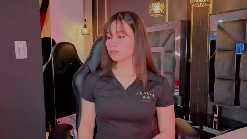 Snapshot of lovequinn_mjs chatting on 11/06/25, 08:21 Love online show from 11/06/25, 08:21