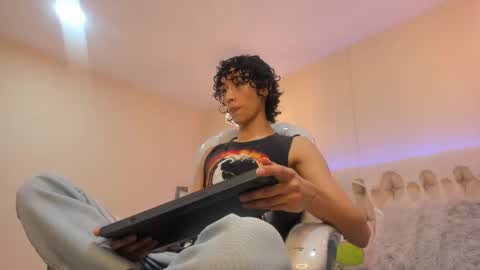 Snapshot of loverboy8_ chatting on 12/14/24, 03:07 loverboy8_ online show from 12/14/24, 03:07