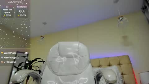 Snapshot of loverboy8_ chatting on 03/04/25, 07:08 loverboy8_ online show from 03/04/25, 07:08