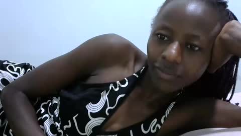 lovergal222 online show from 02/11/25, 09:25