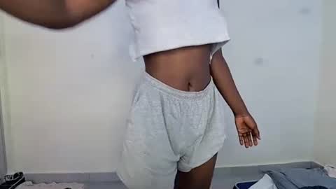 Snapshot of lovergirl2003 chatting on 01/29/25, 07:04 Kate online show from 01/29/25, 07:04