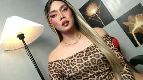 lovers moon22 online show from 11/14/25, 12:15