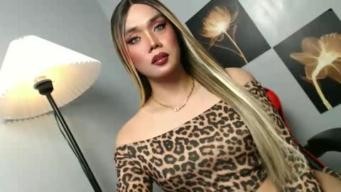 lovers moon22 online show from 11/16/25, 12:55