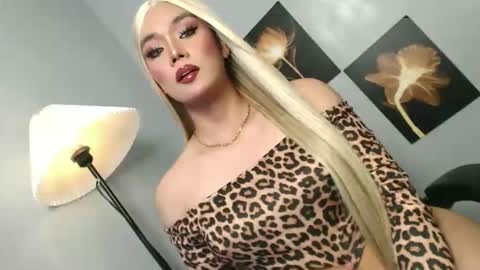 lovers moon22 online show from 02/02/26, 02:38