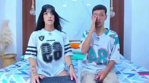 sofia and bryan online show from 11/18/25, 08:57